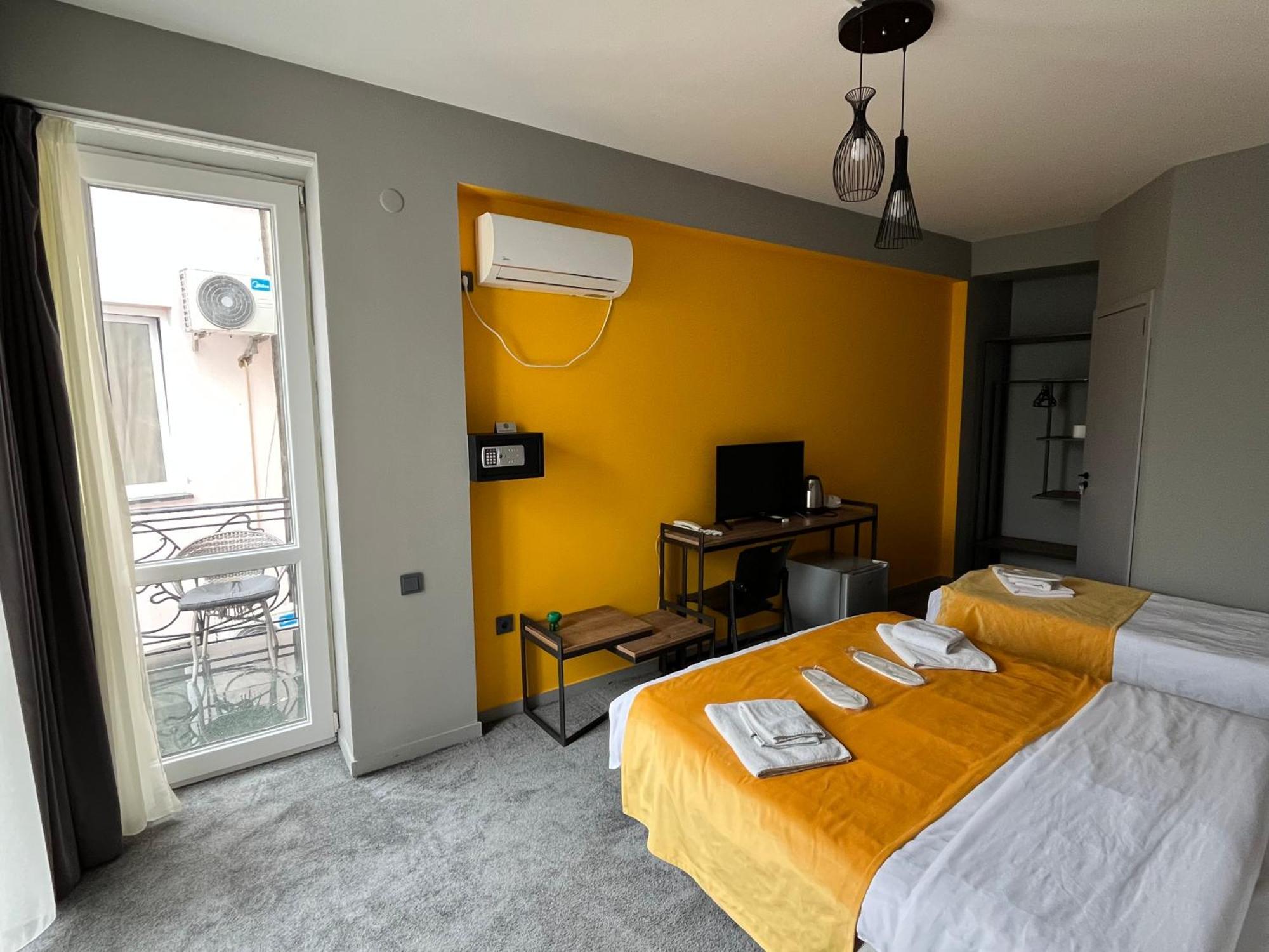 Diuma Hotel Тбилиси Экстерьер фото